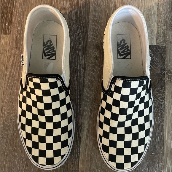 Checkered Vans Slip-on. Women’s 9 and Men’s 7.5 - Picture 2 of 4